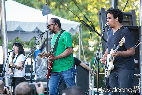 The Dirtbombs