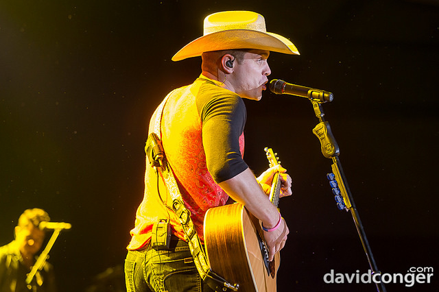 Dustin Lynch