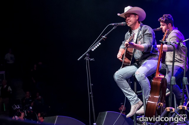 Dustin Lynch